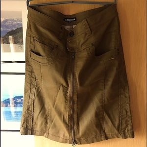 Superstar Canvas Skirt Zipper Front pockets size 38